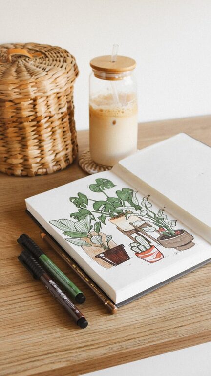 Simple Ways to Personalize Your Workspace for More Comfort and Creativity